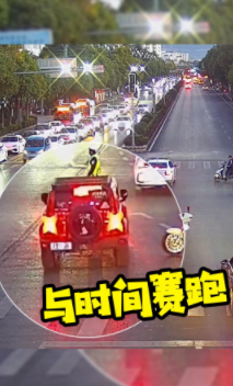 与时间赛跑！交警8分钟护送心梗患者就医