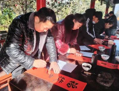 凤庆县：腊八至年味浓