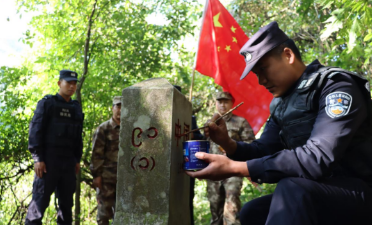 一枝一叶总关情——移民管理警察 为民办实事的春夏秋冬