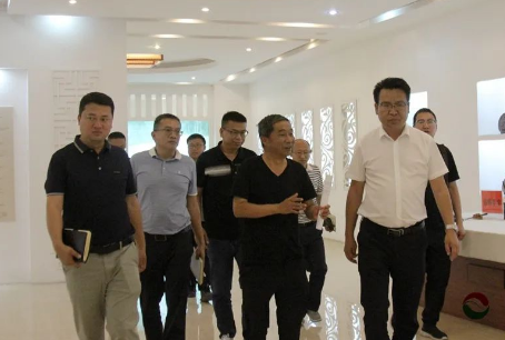 中共凤庆县委书记陈礼军深入滇红集团调研
