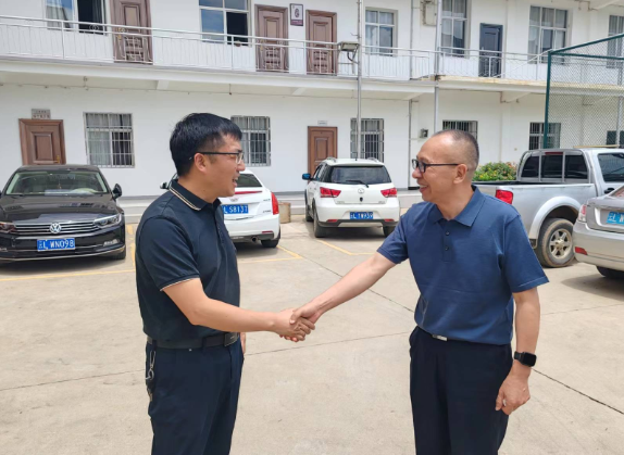 杨成林到云南祥云县云南驿镇调研双拥工作